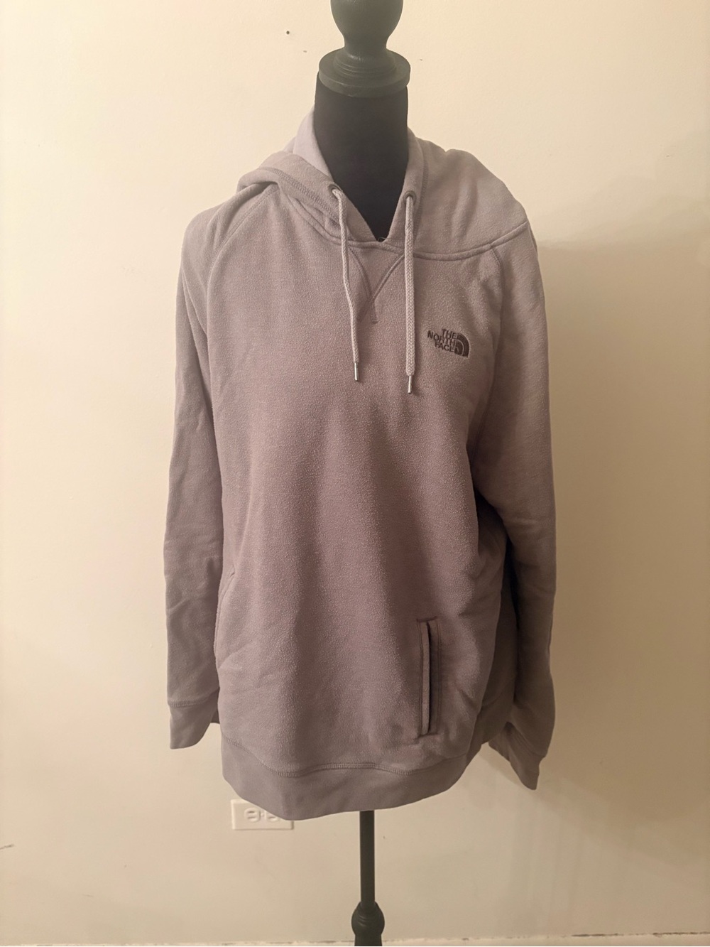 The North Face Women’s XL Grey Pullover Hoodie Old Money Comfortable Cozy Warm